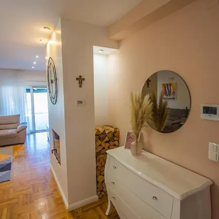 Nina Apartment *