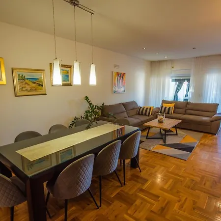 Nina Apartment